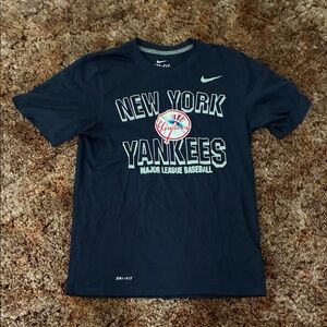 New York Yankees dri fit men’s Small